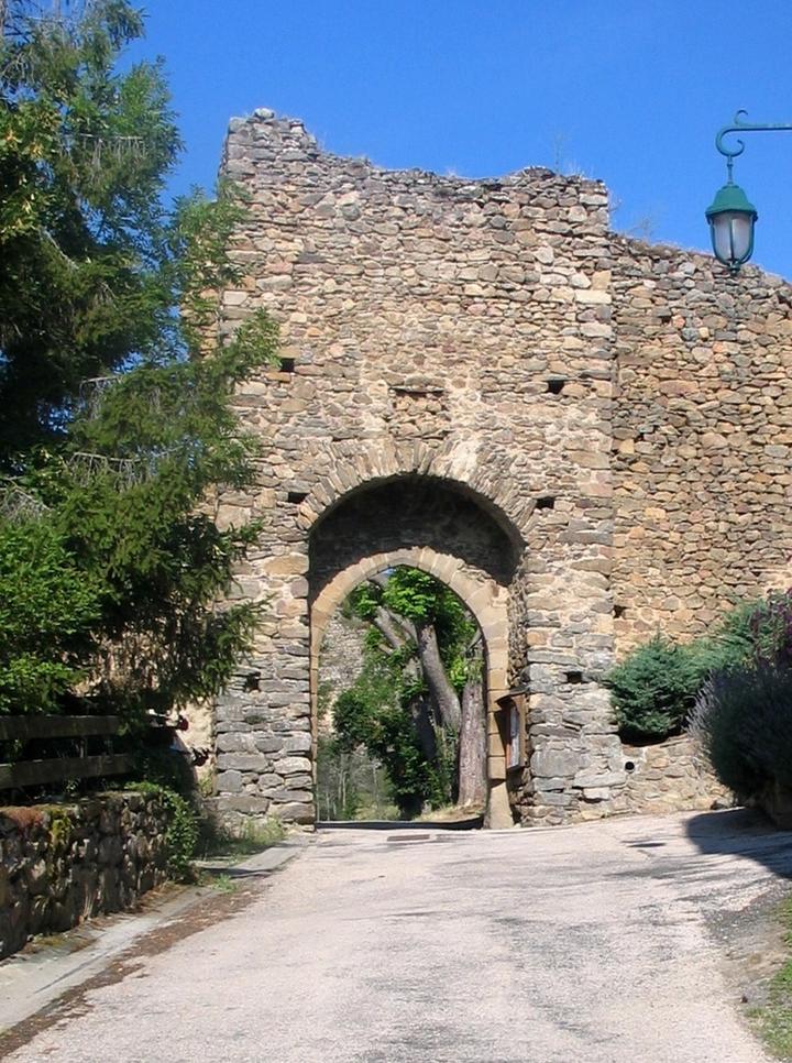 Porte fortifiée Léotoing