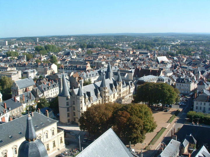 Palais Ducal de Nevers vu depuis la Cathédrale